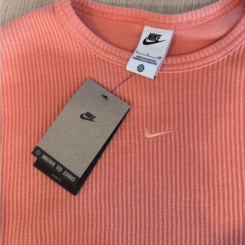 Nike Women’s Small Texture T-shirt
